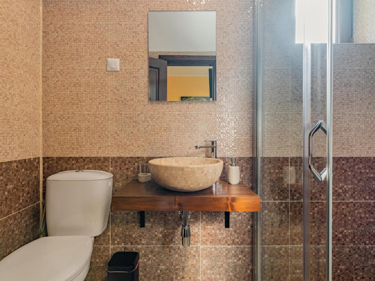 Casa Saraste Hotell Rîşnov Eksteriør bilde