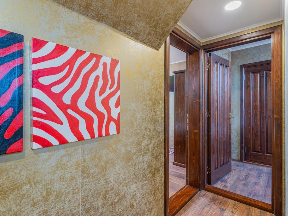 Casa Saraste Hotell Rîşnov Eksteriør bilde